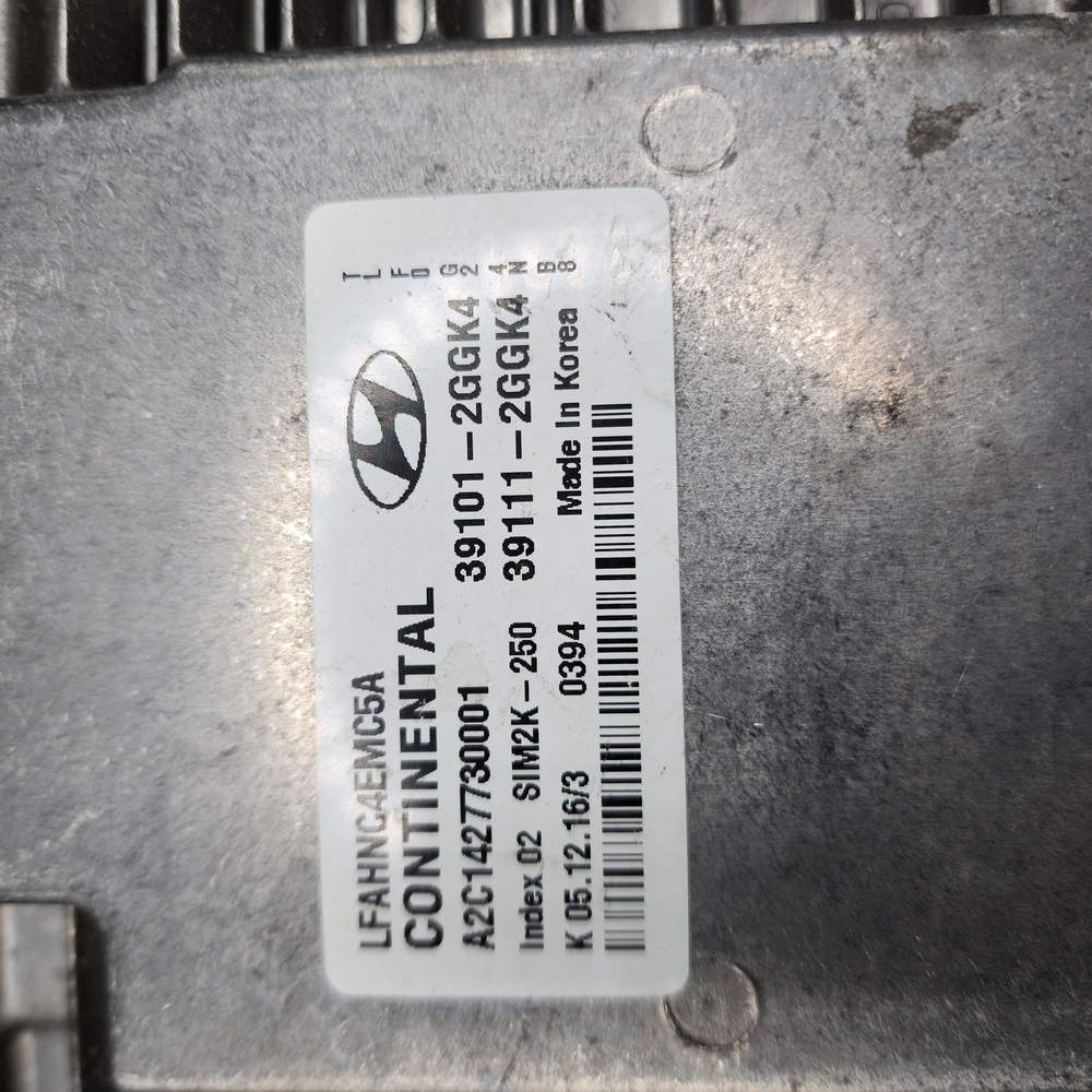 Hyundai Engine Control Module - Picture 2 of 6